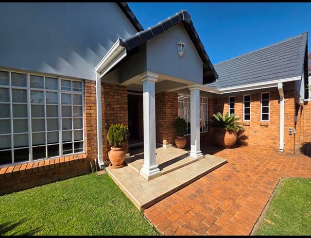 4 BEDROOM HOUSE FOR SALE IN SUNWARD PARK